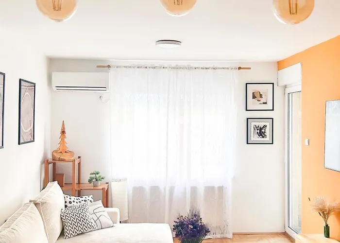 Wooden Nest דירה