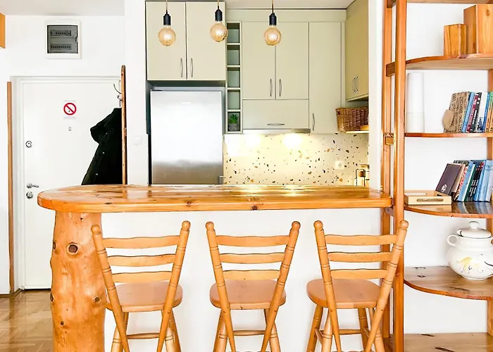 Wooden Nest דירה