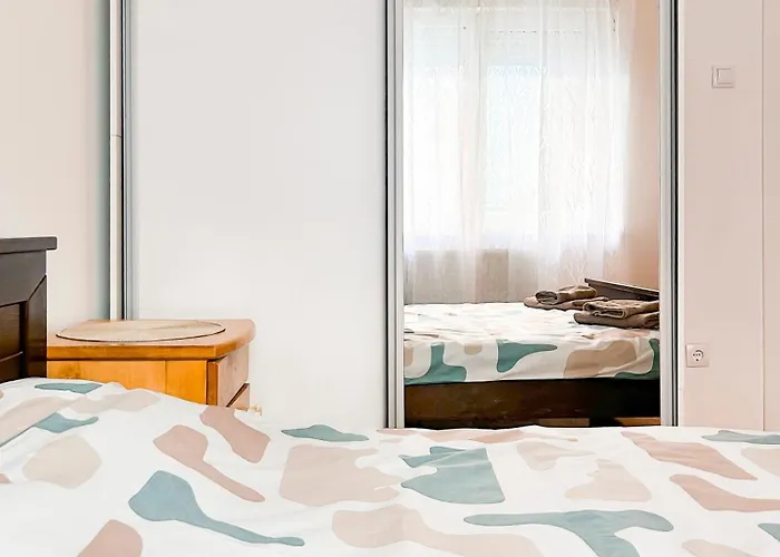 Wooden Nest דירה *